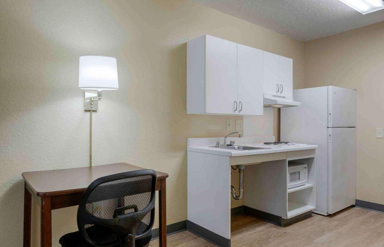 Extended Stay America Suites - Indianapolis - Airport Exterior photo